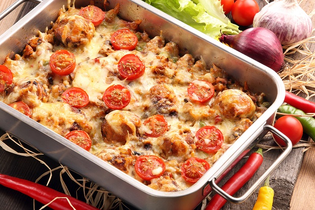 мясо с сыром и помидорами