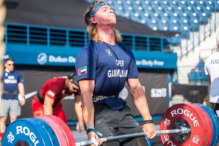 Выполнение комплекса 17.9 на Саманта Бриггс на Dubai Fitness Championship 2017