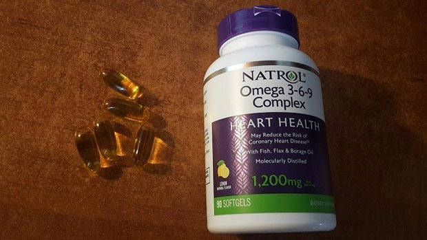 Упаковка и капсулы БАДа natrol omega 3-6-9