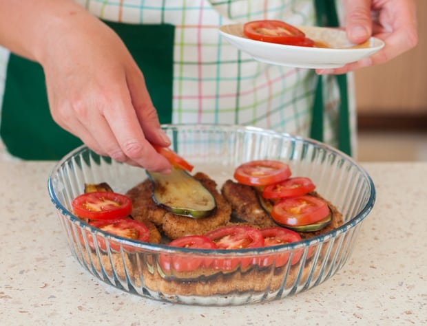 форма для запекания с мясом и овощами
