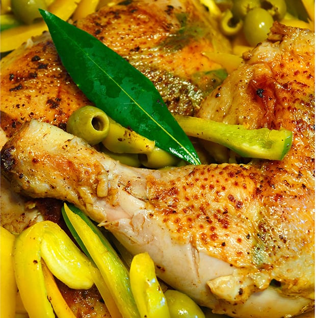 куриные ножки с перцем и оливками