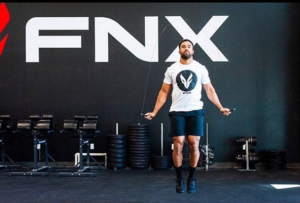 Адриан Конвей продвигает бренд FNX