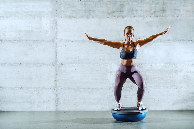приседания на bosu